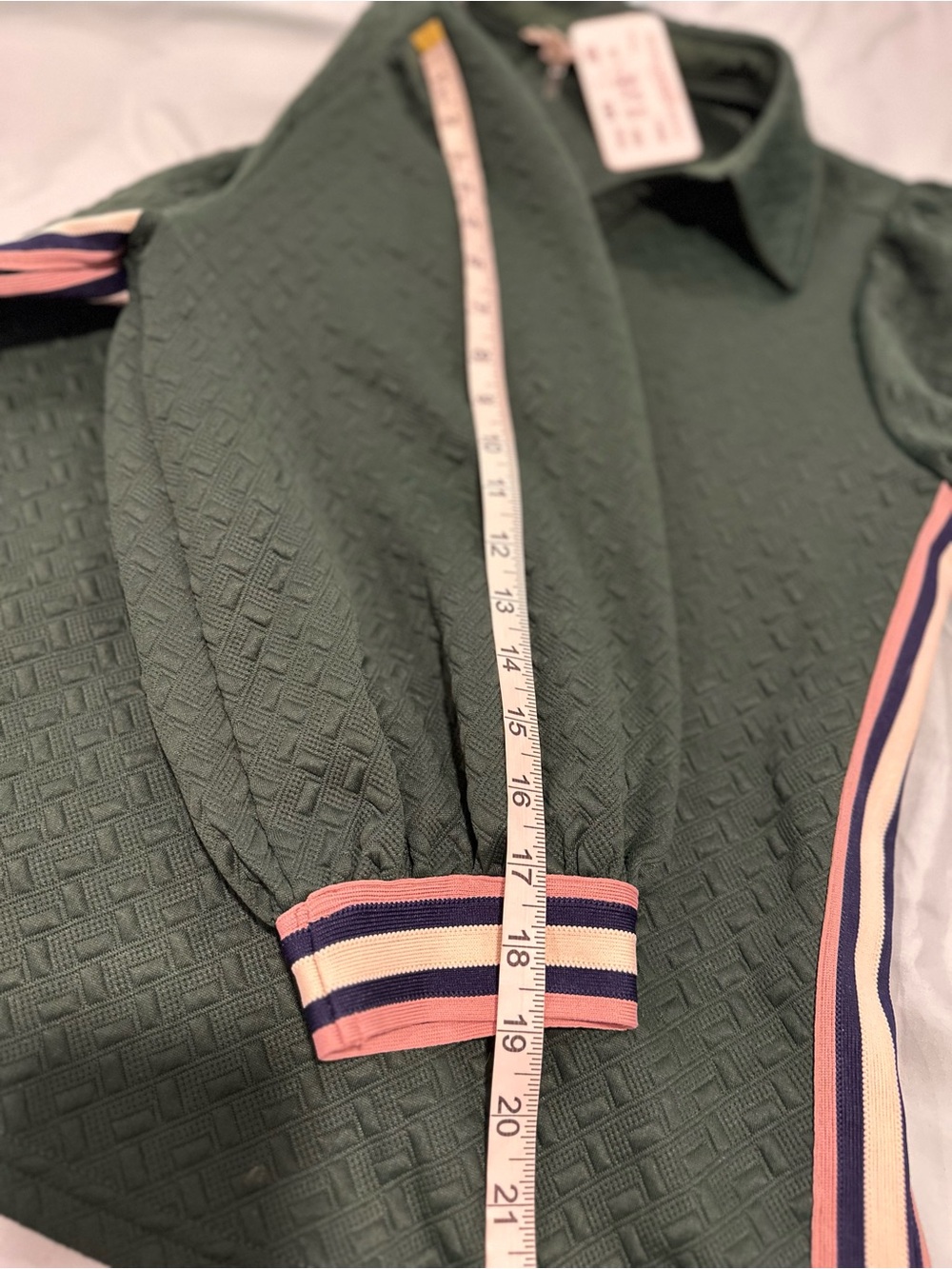 NWT Entro green Embossed Puff Sleeve Henley Top Side Zip Pink Athletic Stripes. - Picture 5 of 12